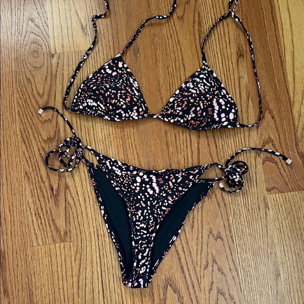 Reversible!!! Black and Pink Victoria’s Secret Bikini